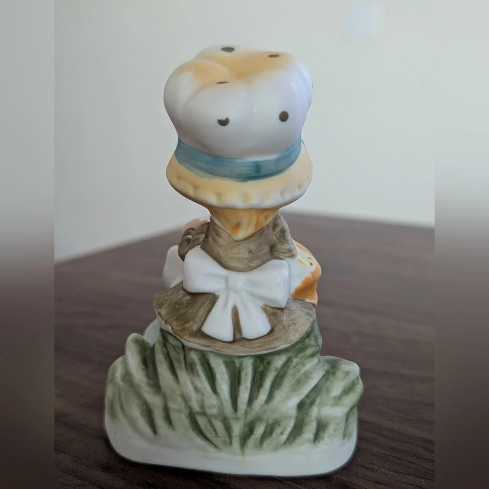 Vintage Homco 1430-V Girl With Cat Figurine